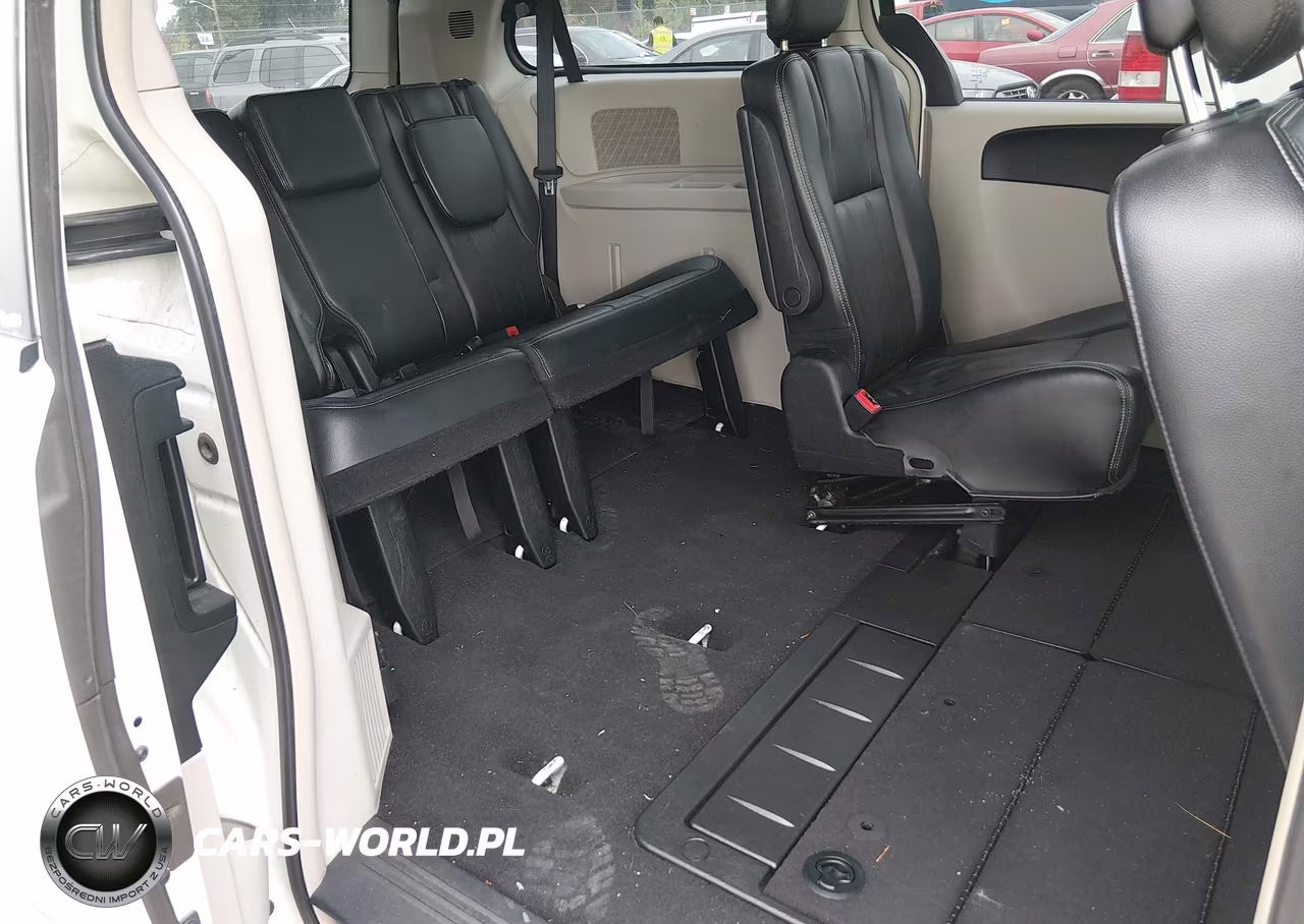 2013 Chrysler Town & Country Touring VIN:2C4RC1BG4DR696999 - 12