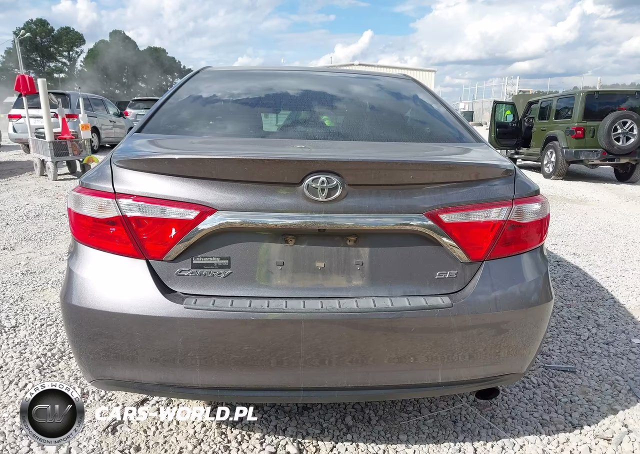 2016 Toyota Camry Se VIN:4T1BF1FK8GU119208 - 16