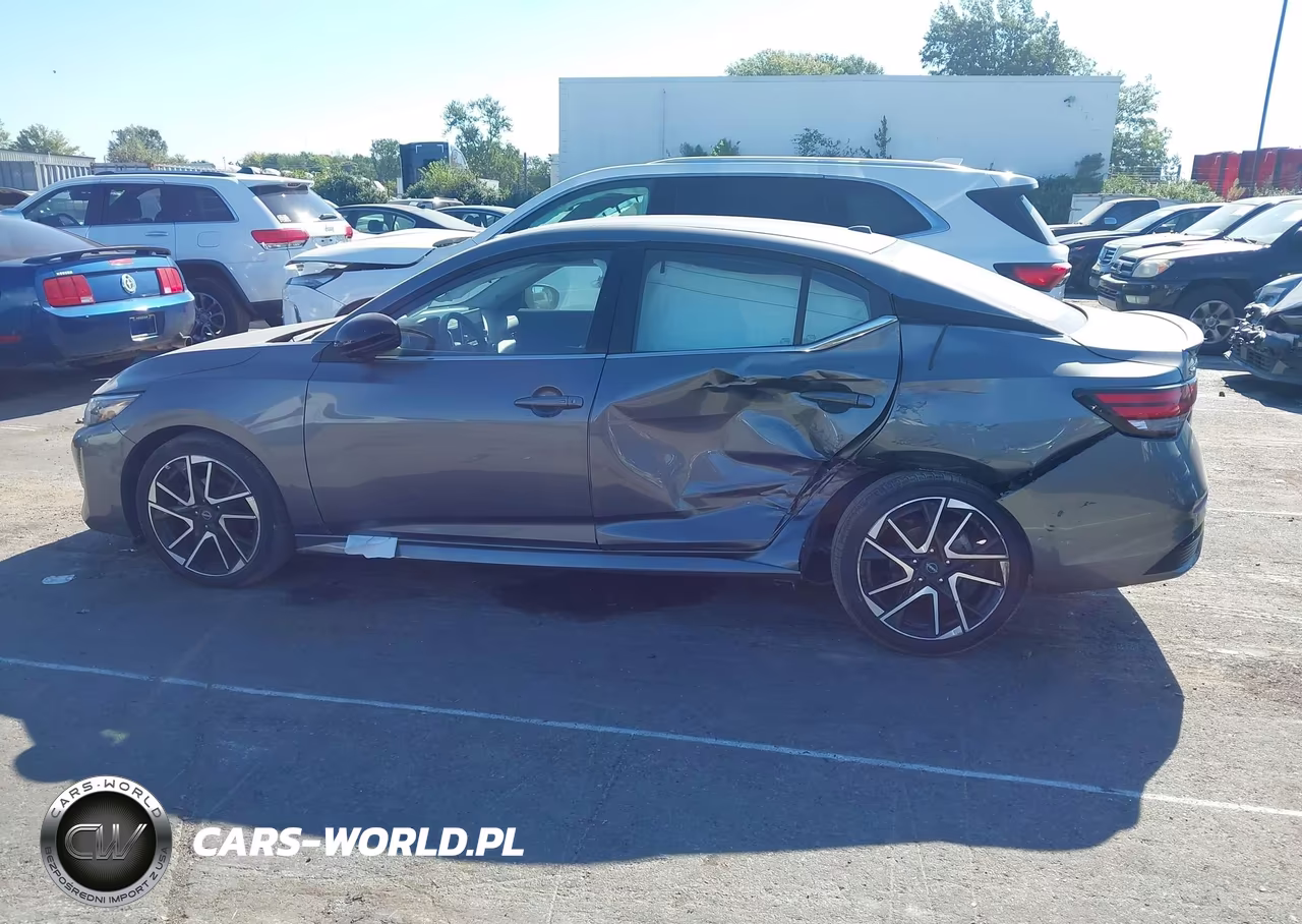 2025 Nissan Sentra Sr VIN:3N1AB8DV3SY317396 - 14