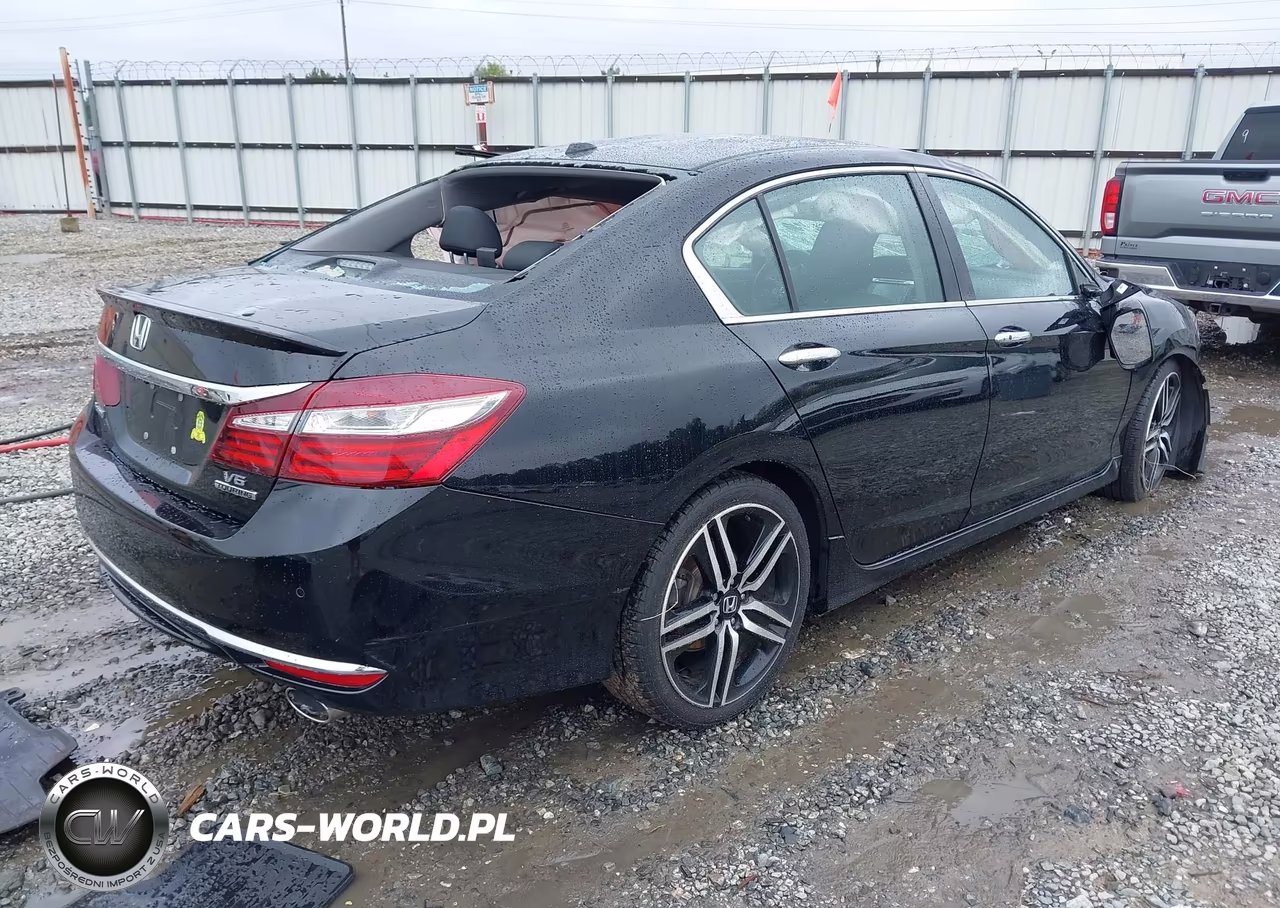 2017 Honda Accord Touring V6 VIN:1HGCR3F90HA035302 - 4
