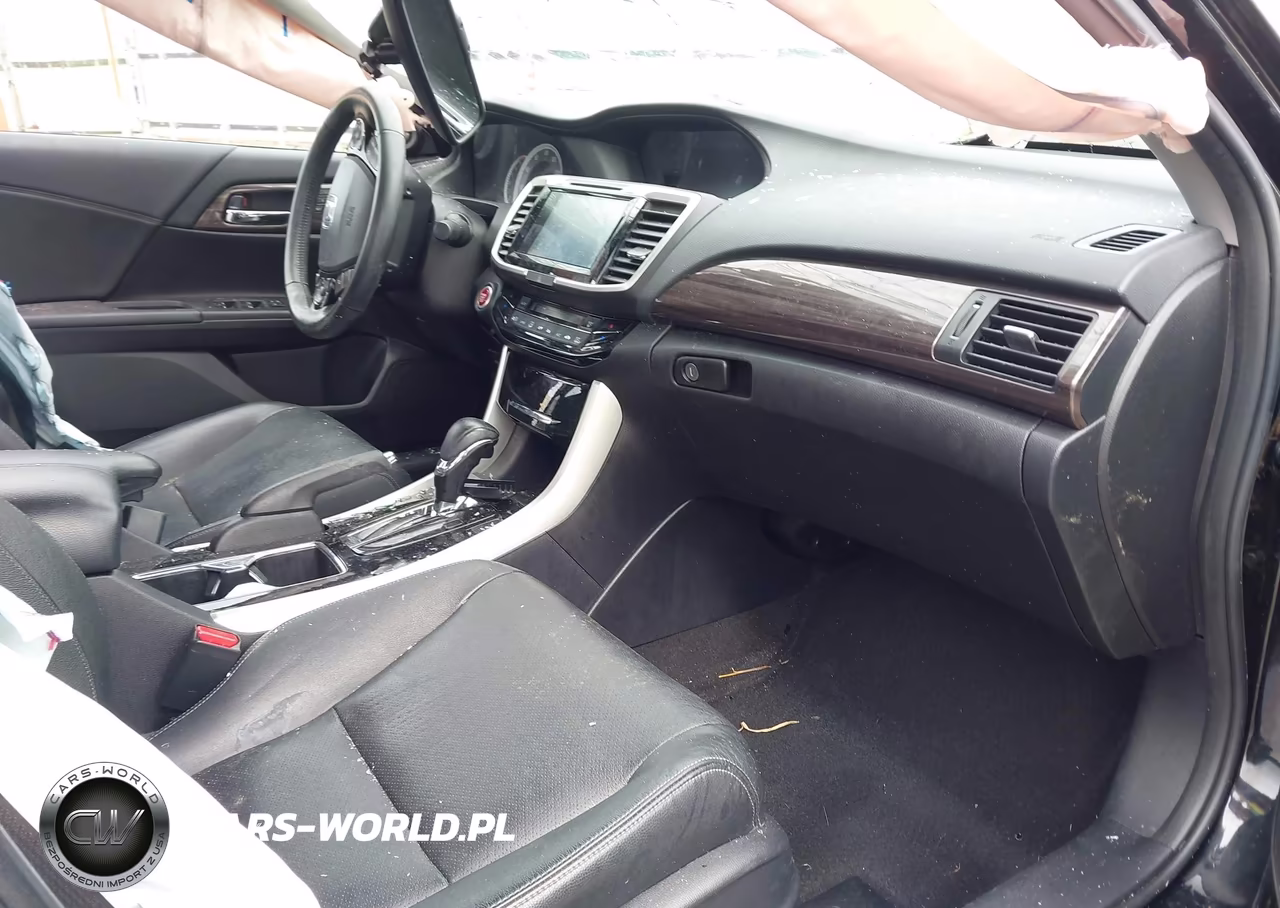 2017 Honda Accord Touring V6 VIN:1HGCR3F90HA035302 - 5