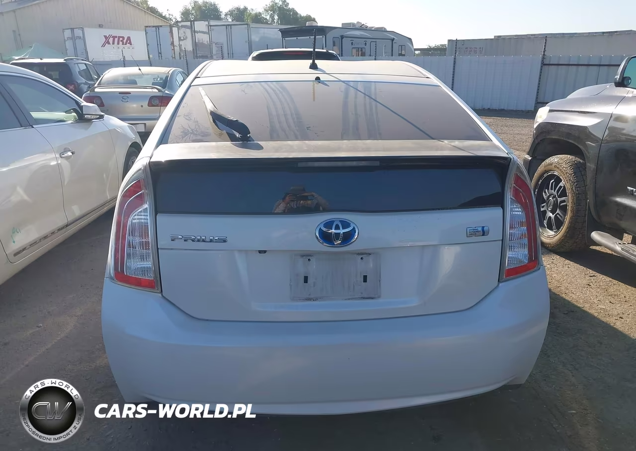 2015 Toyota Prius Two VIN:JTDKN3DU5F0473751 - 18