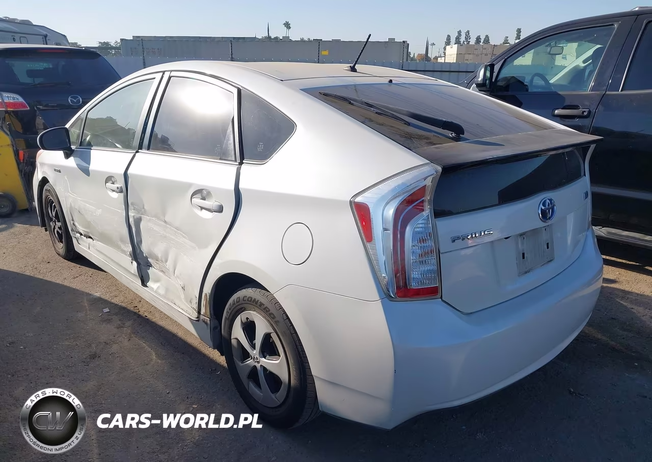 2015 Toyota Prius Two VIN:JTDKN3DU5F0473751 - 3