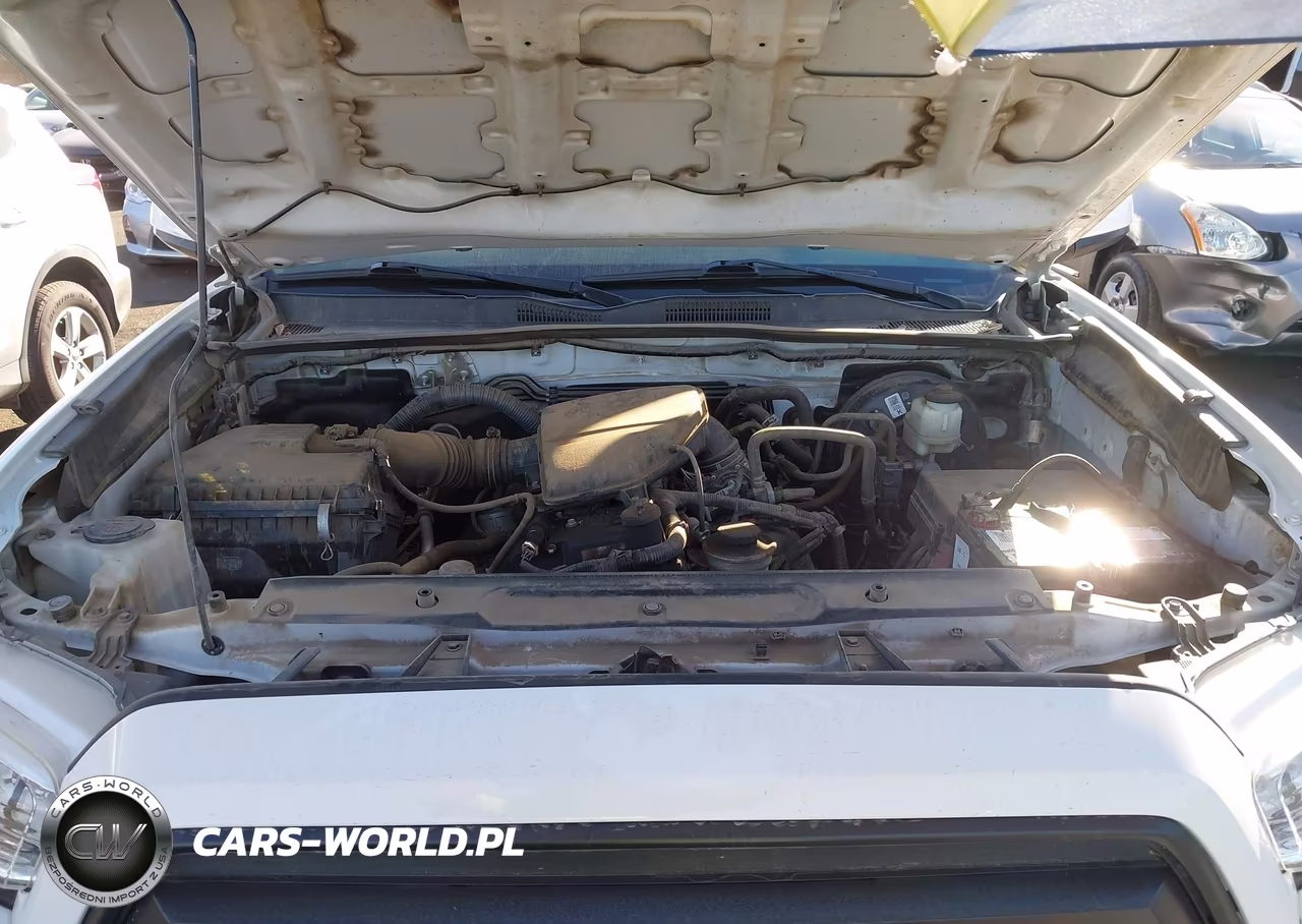 2020 Toyota Tacoma Sr VIN:3TYRX5GN6LT000673 - 10