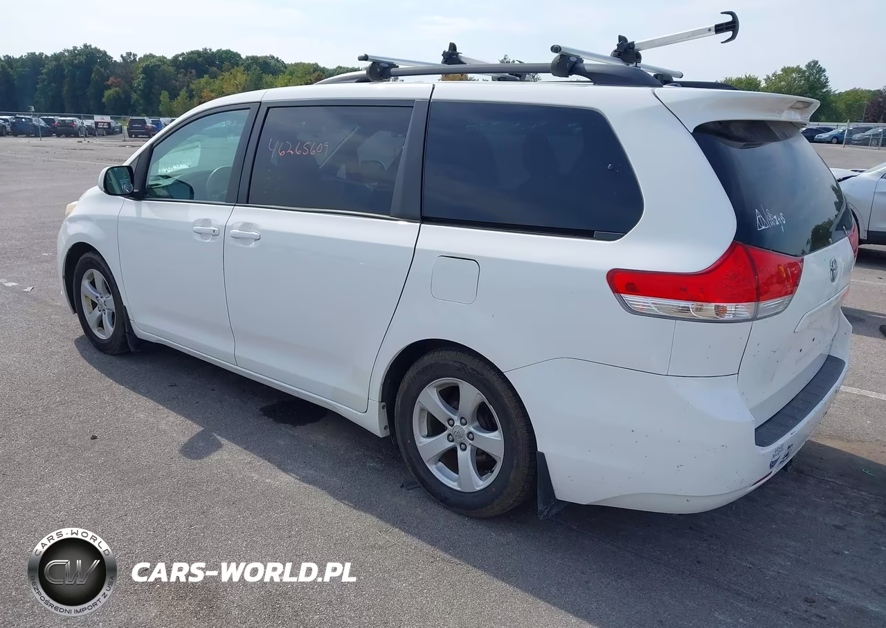 2011 Toyota Sienna Le V6 VIN:5TDKK3DC4BS066379 - 3