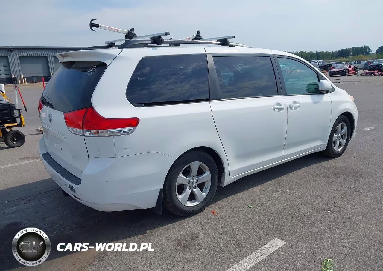 2011 Toyota Sienna Le V6 VIN:5TDKK3DC4BS066379 - 4