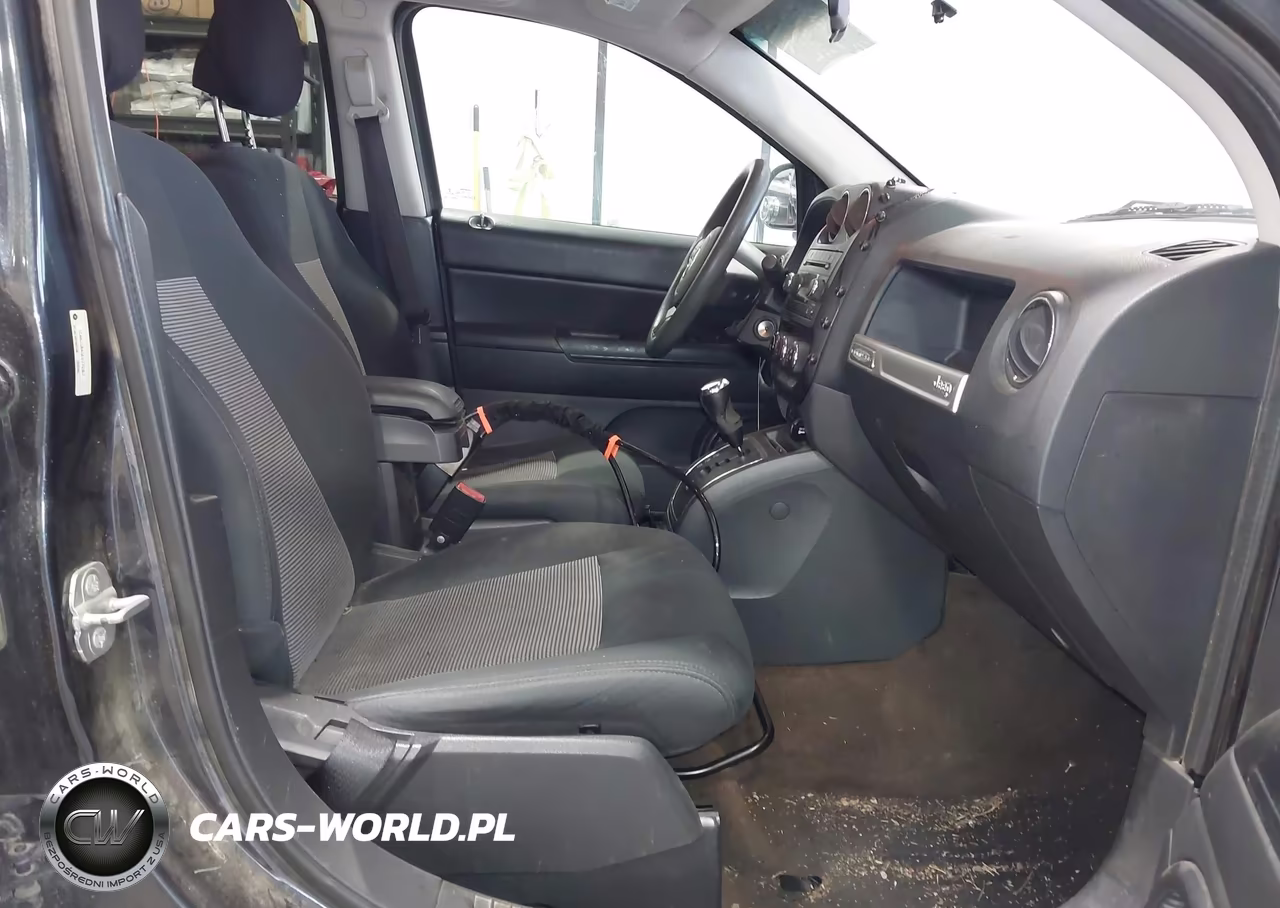 2014 Jeep Compass Sport VIN:1C4NJCBA5ED775307 - 5