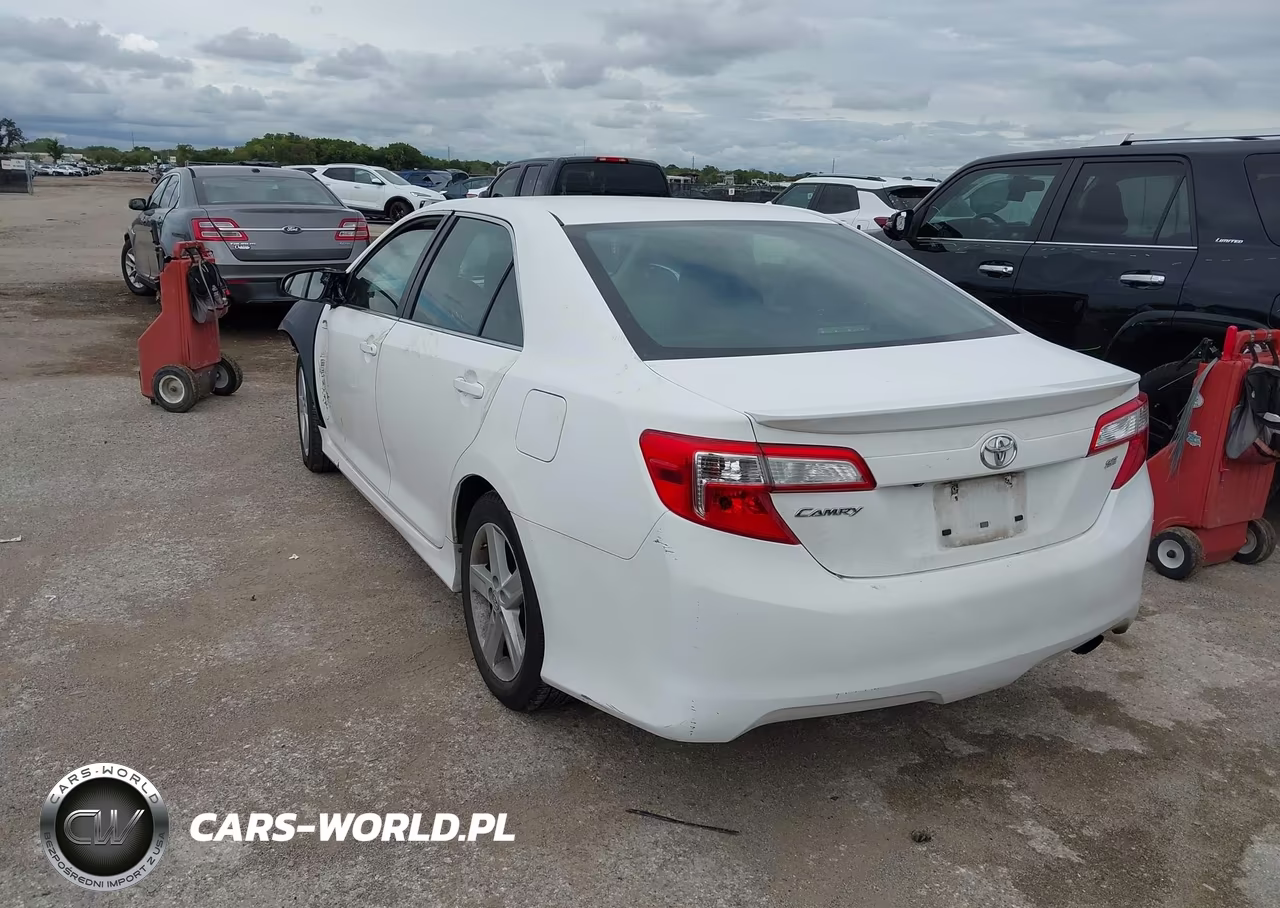 2014 Toyota Camry Se VIN:4T1BF1FK5EU785259 - 3