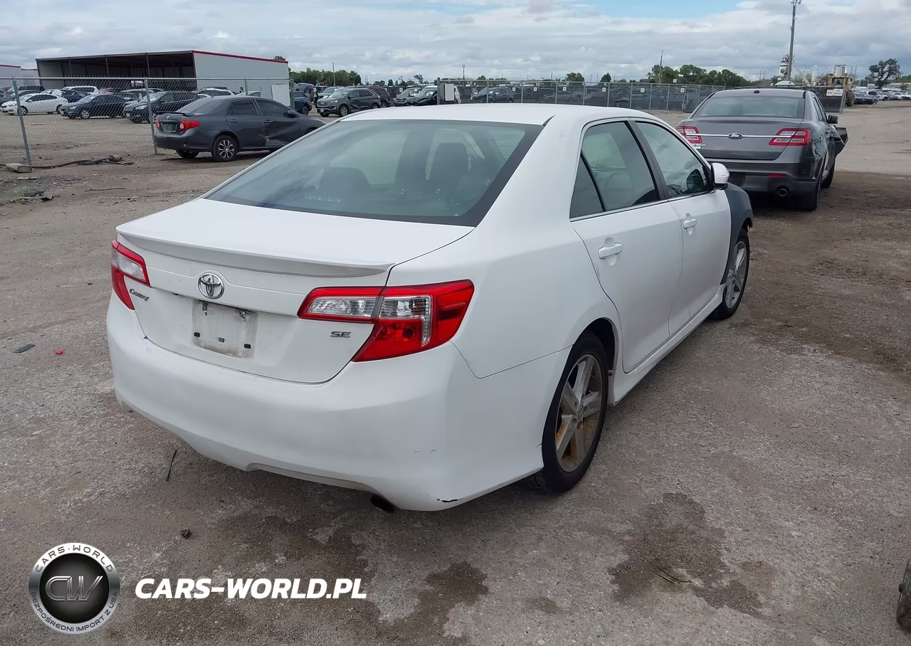 2014 Toyota Camry Se VIN:4T1BF1FK5EU785259 - 4