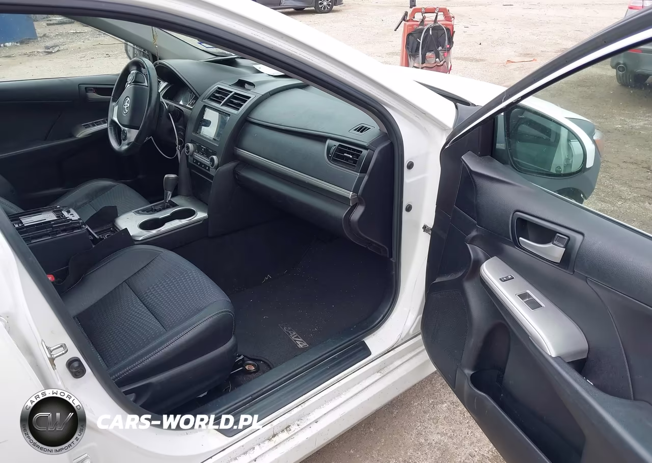 2014 Toyota Camry Se VIN:4T1BF1FK5EU785259 - 5