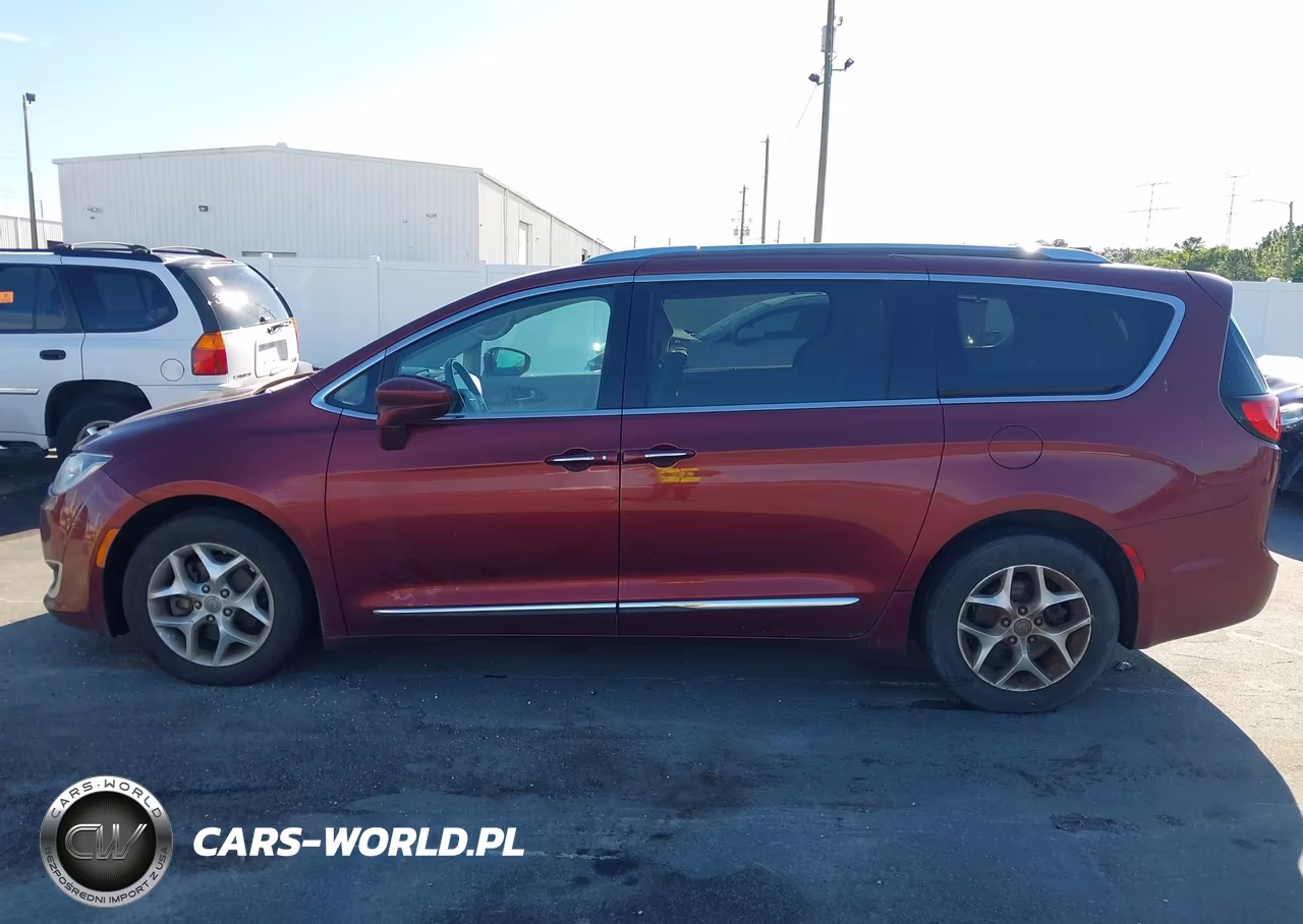 2017 Chrysler Pacifica Touring-L Plus VIN:2C4RC1EG1HR541716 - 14