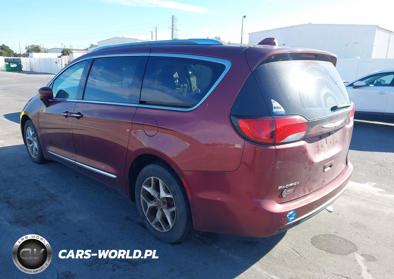 2017 Chrysler Pacifica Touring-L Plus VIN:2C4RC1EG1HR541716 - 3