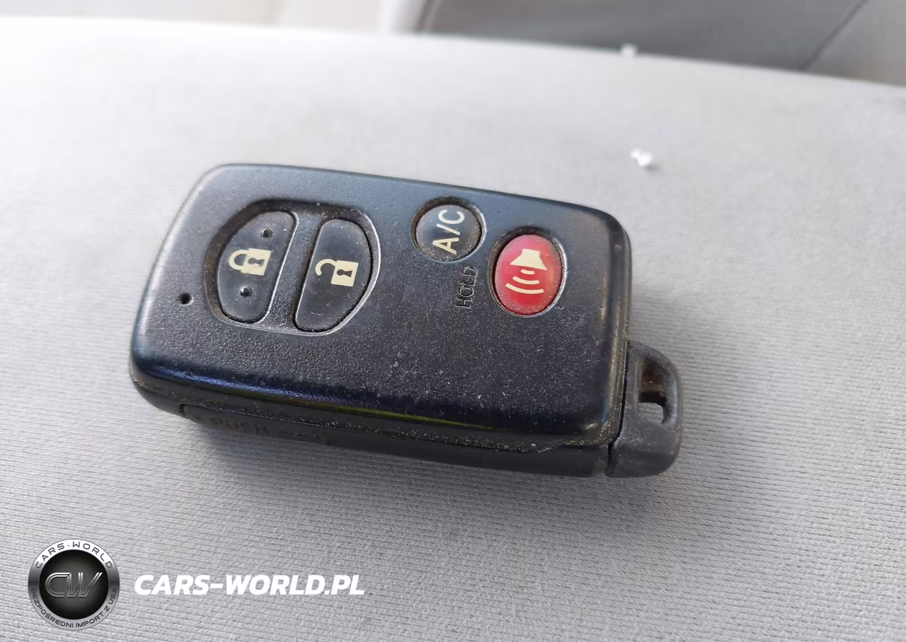 2013 Toyota Prius Two VIN:JTDKN3DU4D1651088 - 11