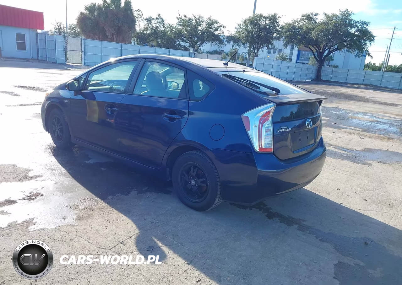 2013 Toyota Prius Two VIN:JTDKN3DU4D1651088 - 3