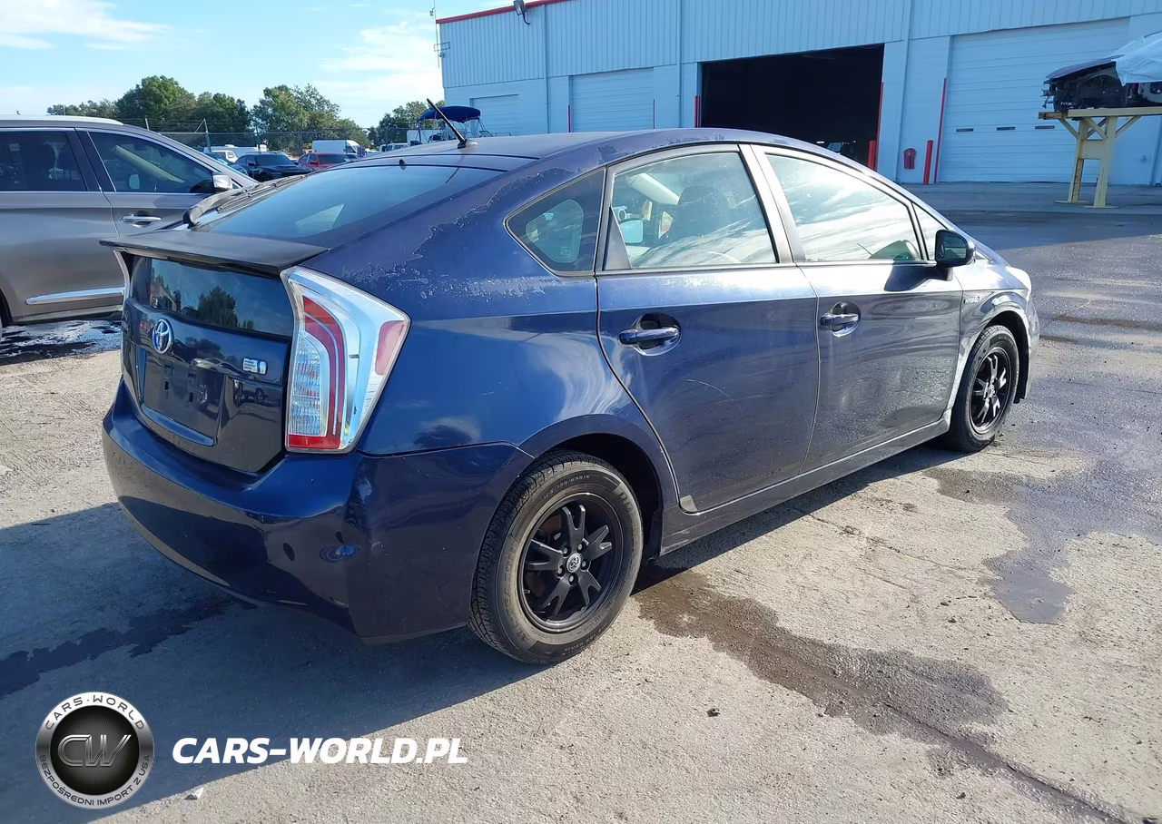 2013 Toyota Prius Two VIN:JTDKN3DU4D1651088 - 4