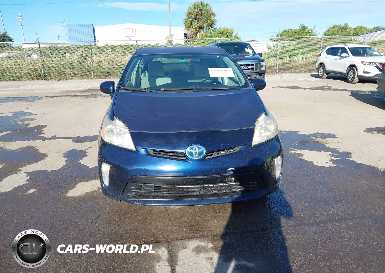 2013 Toyota Prius Two VIN:JTDKN3DU4D1651088 - 6