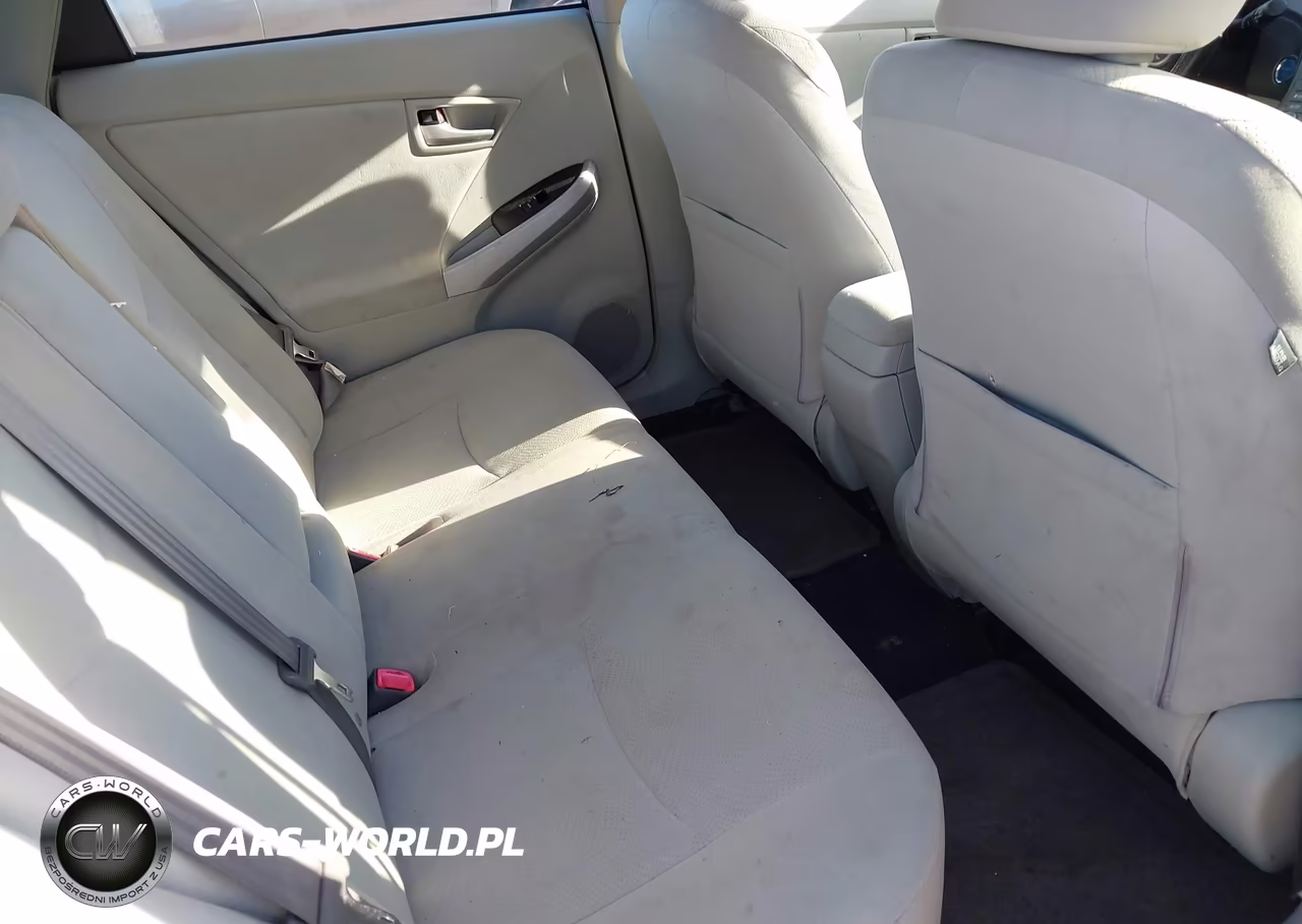 2013 Toyota Prius Two VIN:JTDKN3DU4D1651088 - 8
