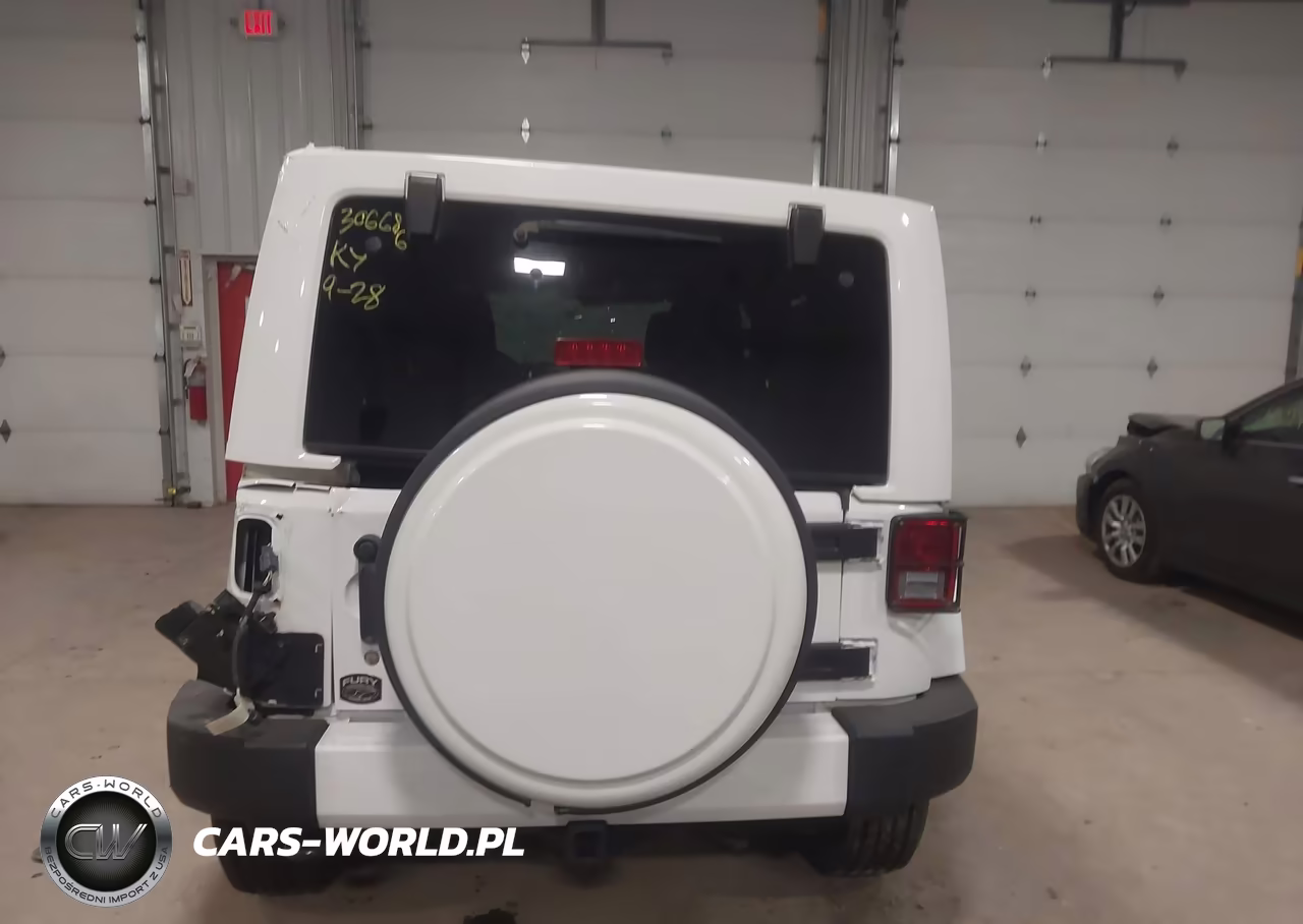 2012 Jeep Wrangler Unlimited Sahara VIN:1C4HJWEG4CL269677 - 16