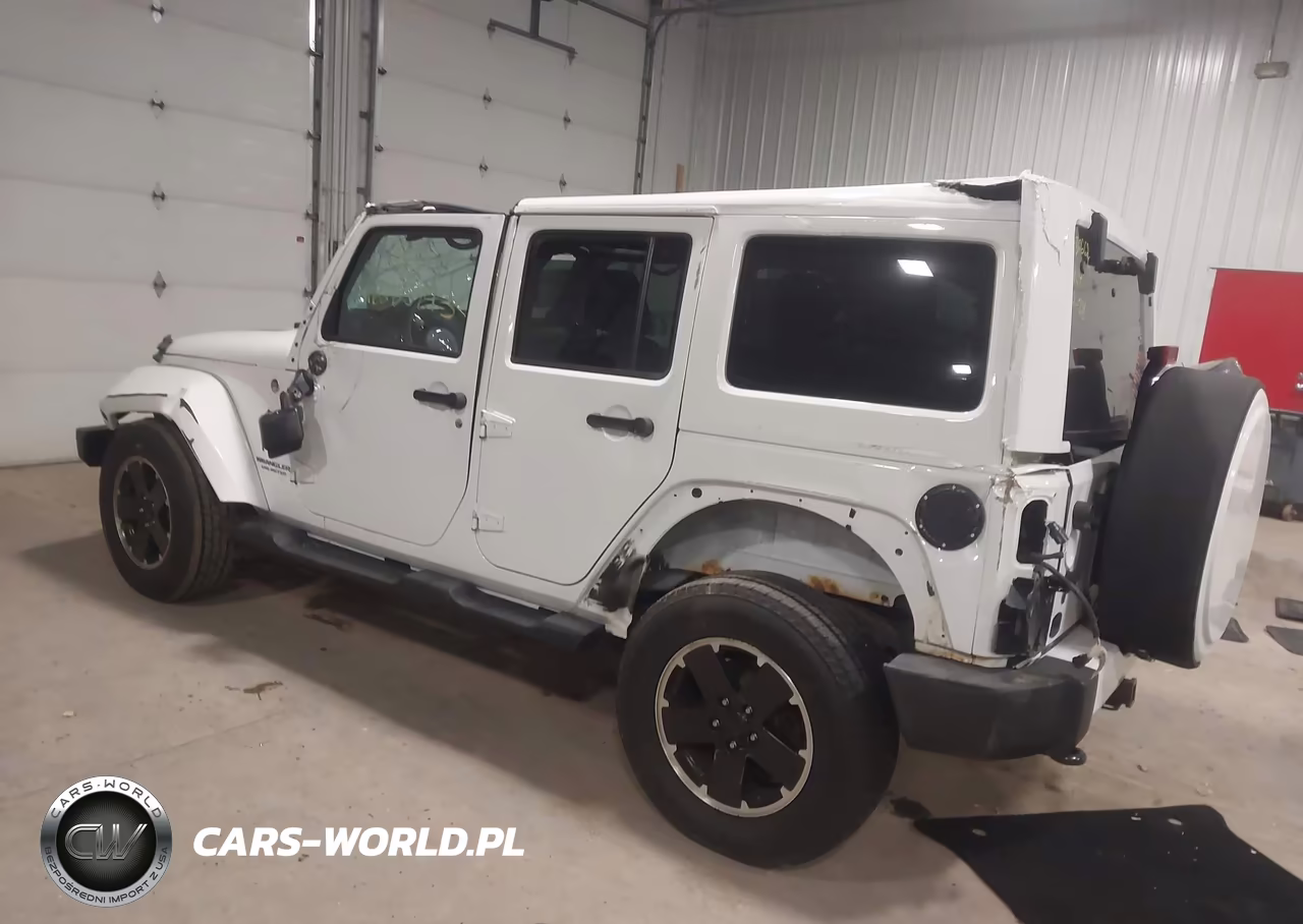 2012 Jeep Wrangler Unlimited Sahara VIN:1C4HJWEG4CL269677 - 3