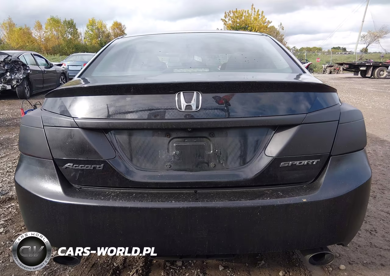 2015 Honda Accord Sport VIN:1HGCR2F51FA238980 - 17