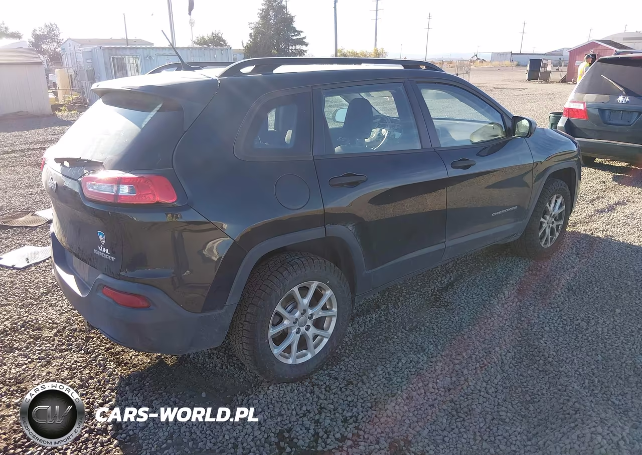 2015 Jeep Cherokee Sport VIN:1C4PJMAB3FW665810 - 4