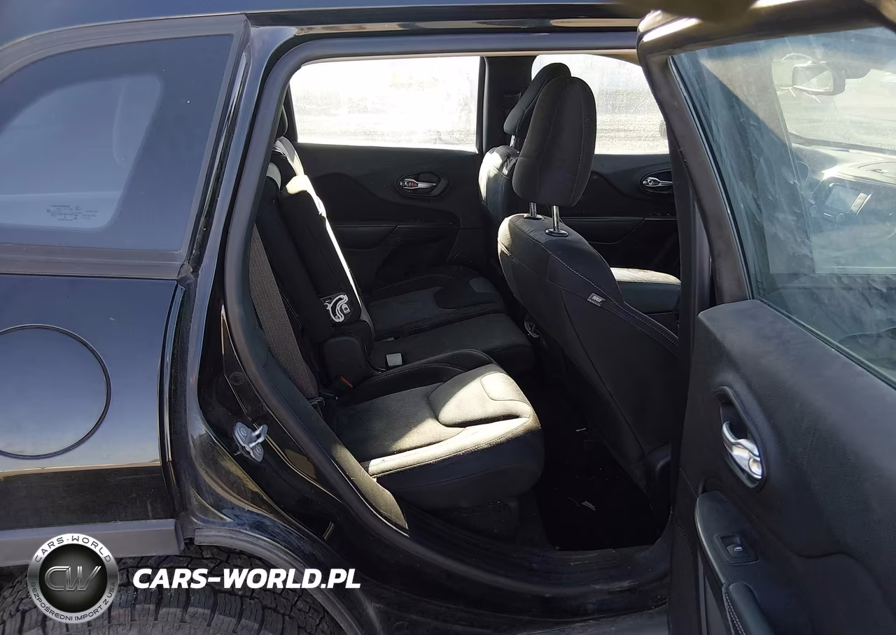 2015 Jeep Cherokee Sport VIN:1C4PJMAB3FW665810 - 8