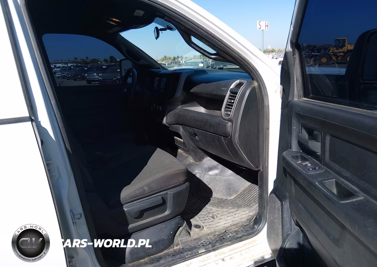 2024 Ram 2500 Tradesman 4X4 8' Box VIN:3C6UR5HJ1RG249618 - 5