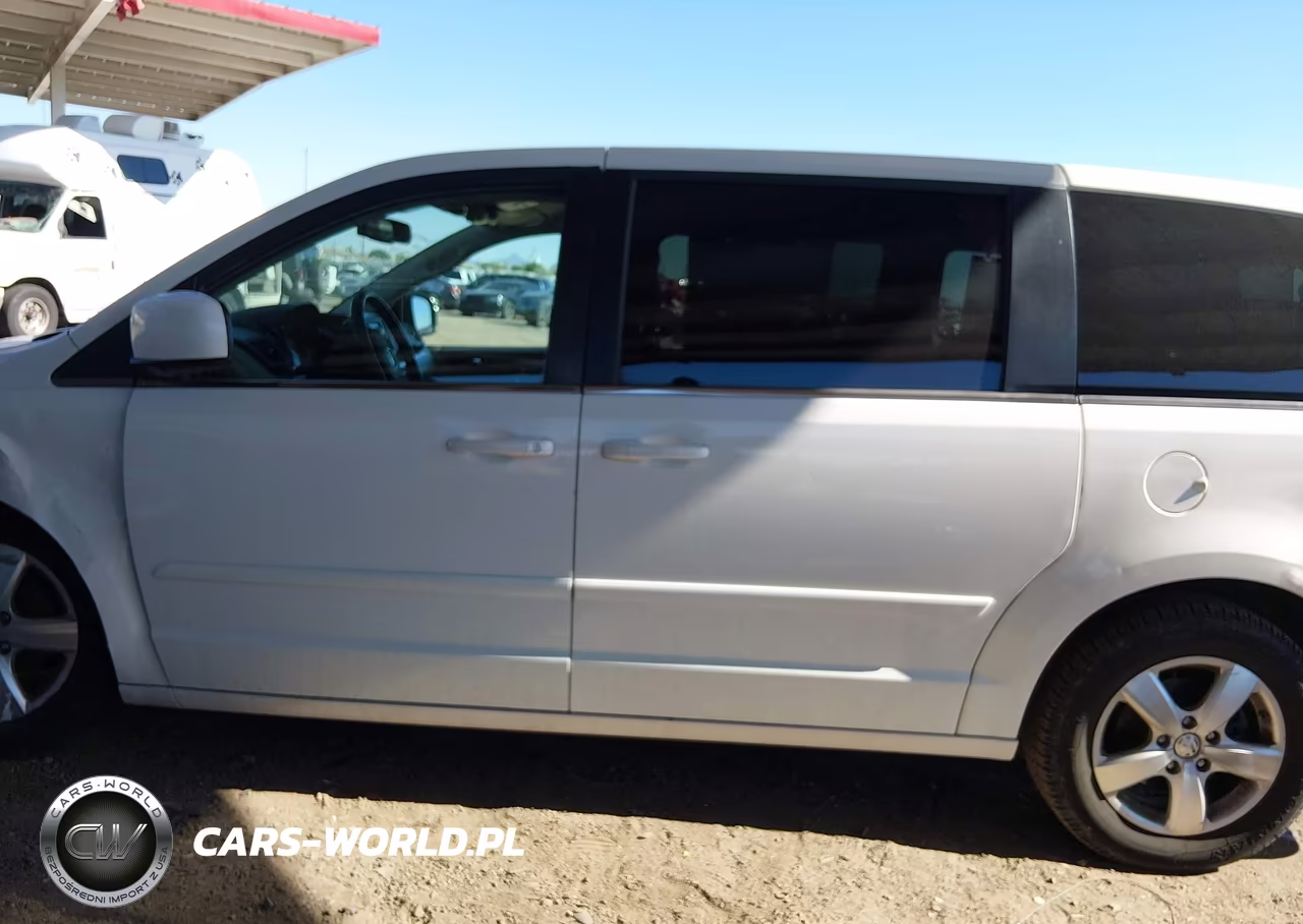 2010 Volkswagen Routan Se VIN:2V4RW3D1XAR407735 - 14
