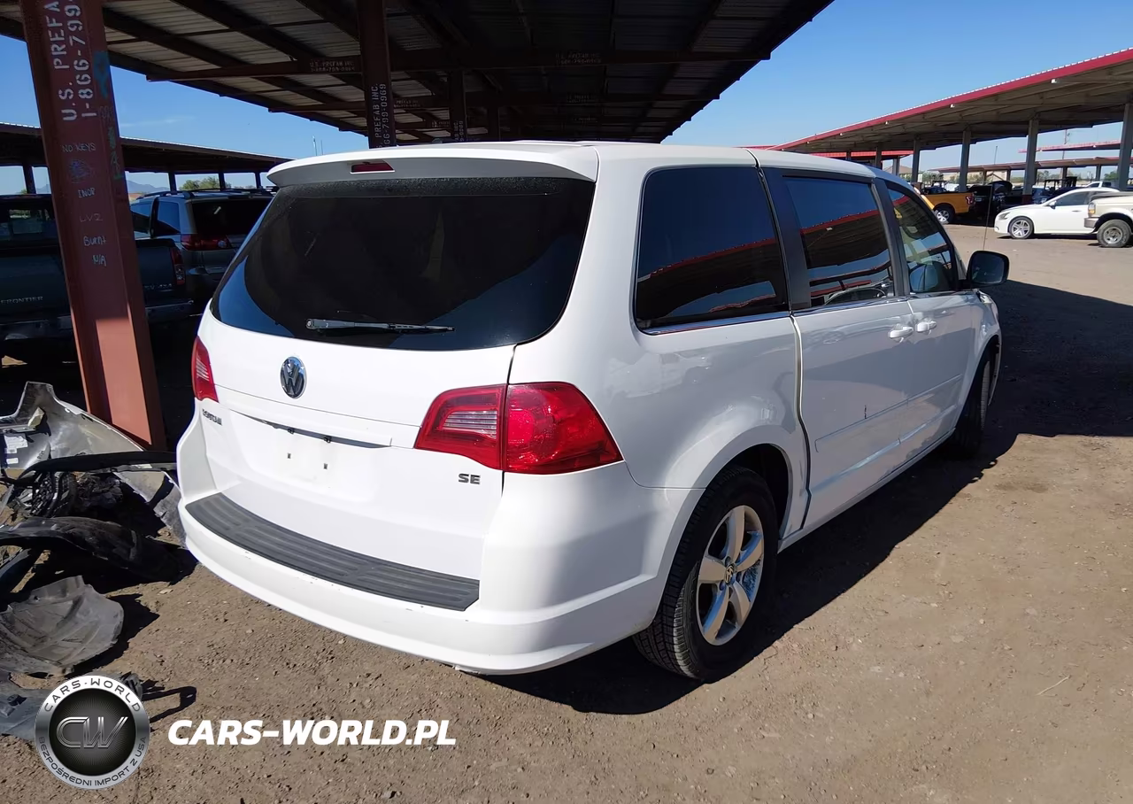2010 Volkswagen Routan Se VIN:2V4RW3D1XAR407735 - 4