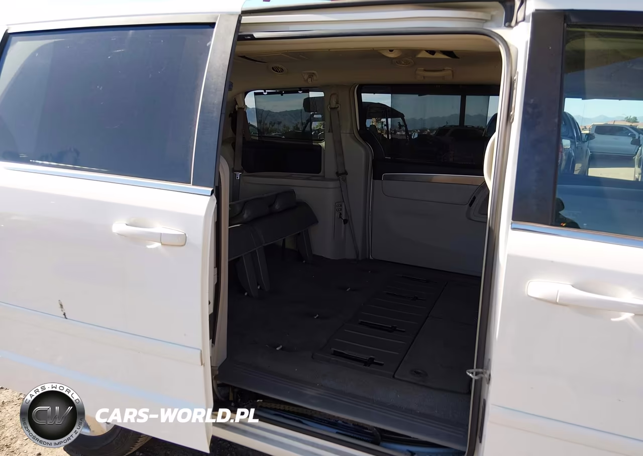 2010 Volkswagen Routan Se VIN:2V4RW3D1XAR407735 - 8