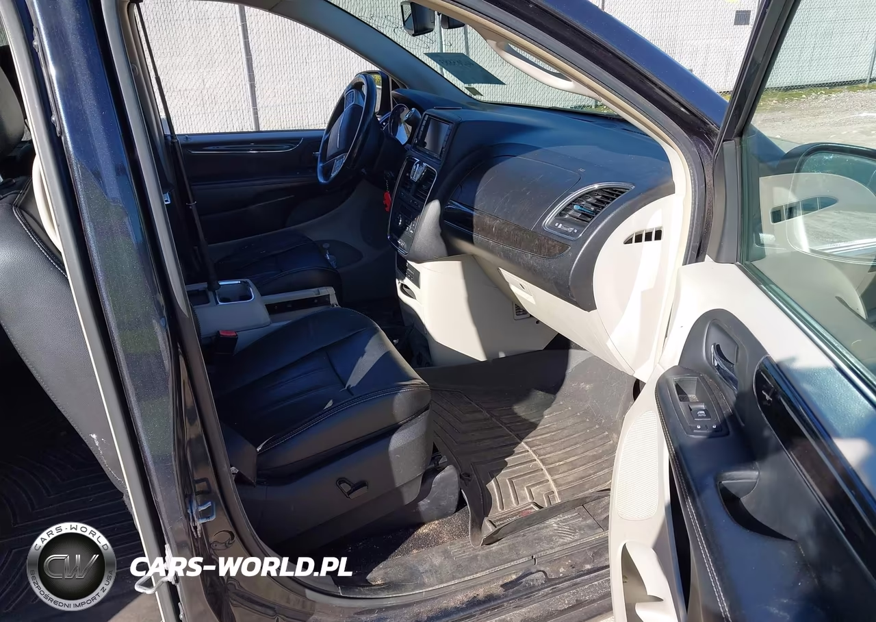 2014 Chrysler Town & Country Touring-L VIN:2C4RC1CGXER408578 - 5