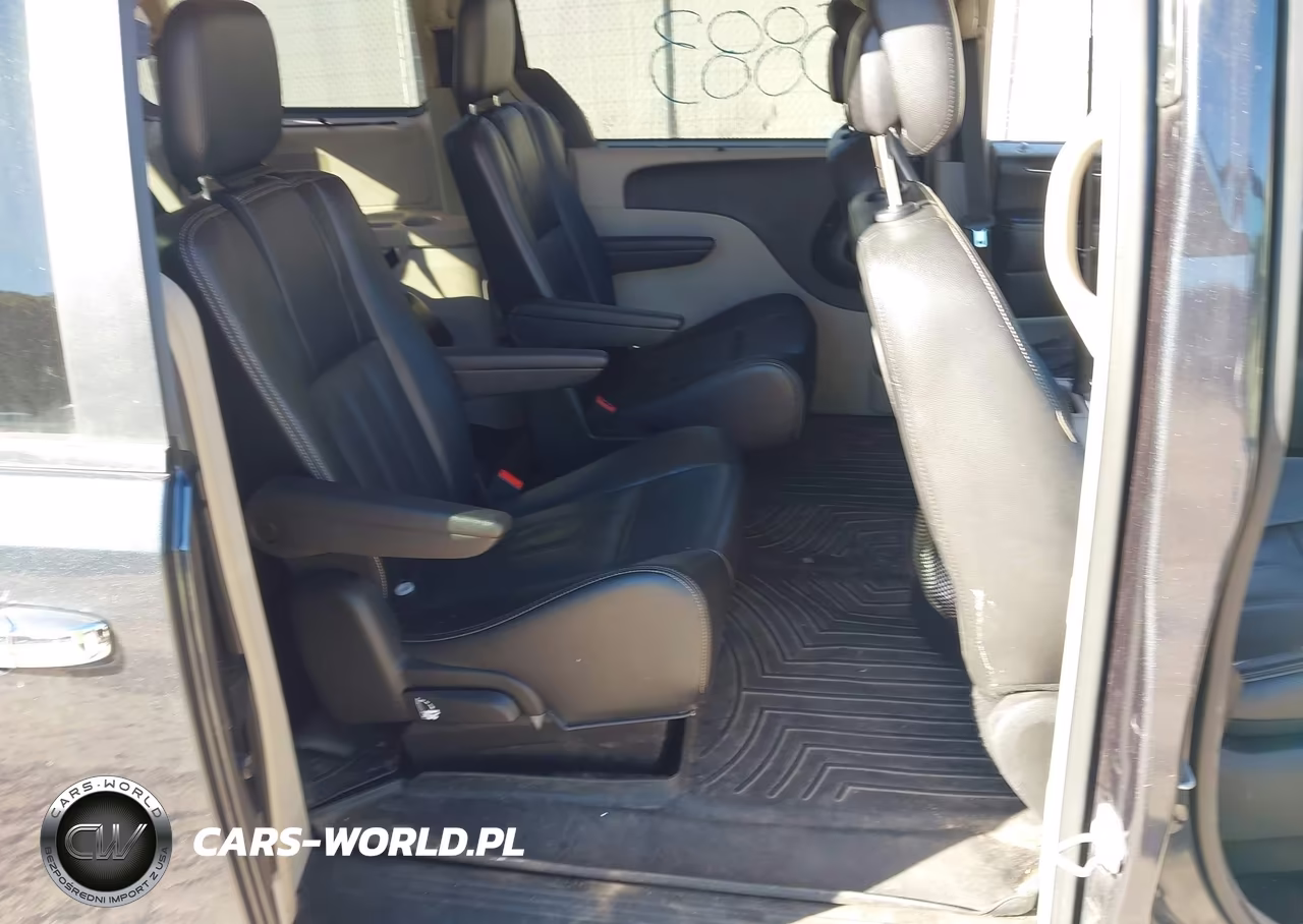 2014 Chrysler Town & Country Touring-L VIN:2C4RC1CGXER408578 - 8
