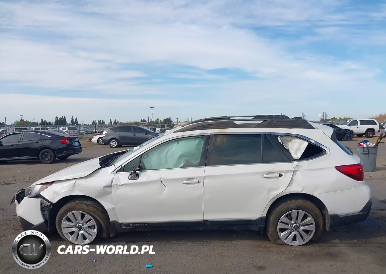 2018 Subaru Outback 2.5I Premium VIN:4S4BSACC4J3220543 - 14