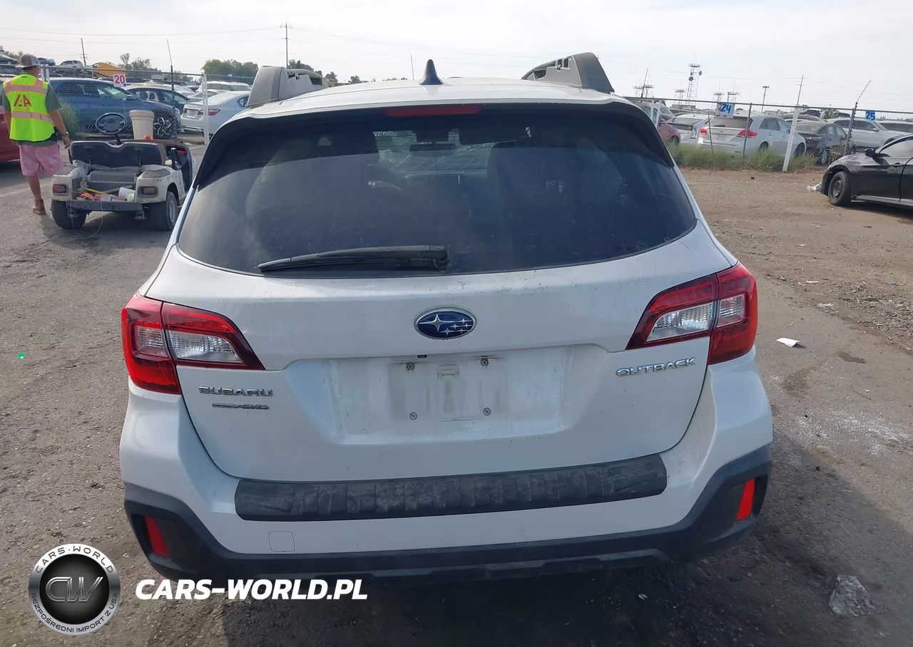 2018 Subaru Outback 2.5I Premium VIN:4S4BSACC4J3220543 - 16