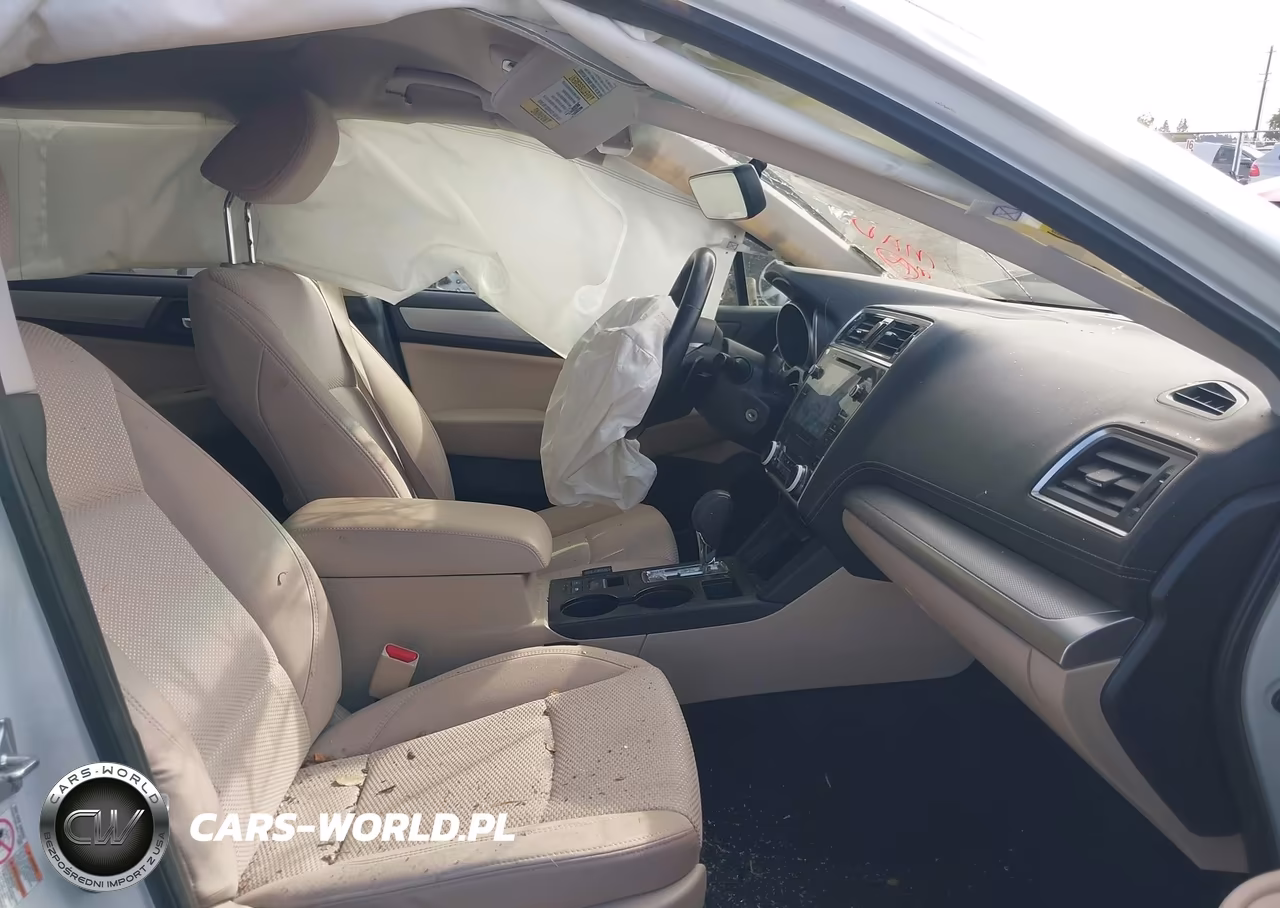 2018 Subaru Outback 2.5I Premium VIN:4S4BSACC4J3220543 - 5