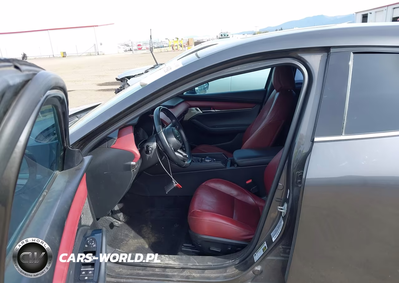 2020 Mazda Mazda3 Premium Package VIN:JM1BPBNM0L1156906 - 5