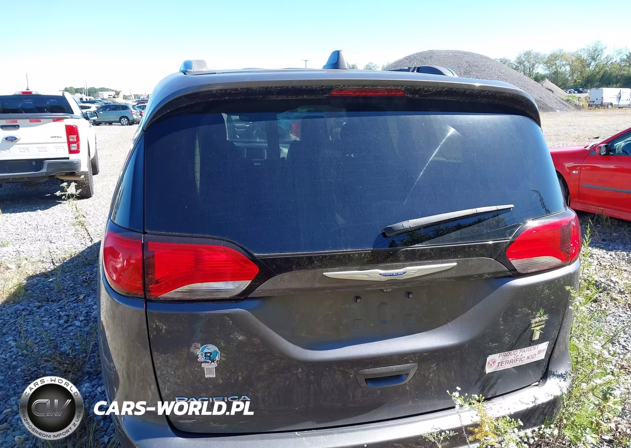 2020 Chrysler Pacifica Touring L VIN:2C4RC1BG0LR109812 - 16