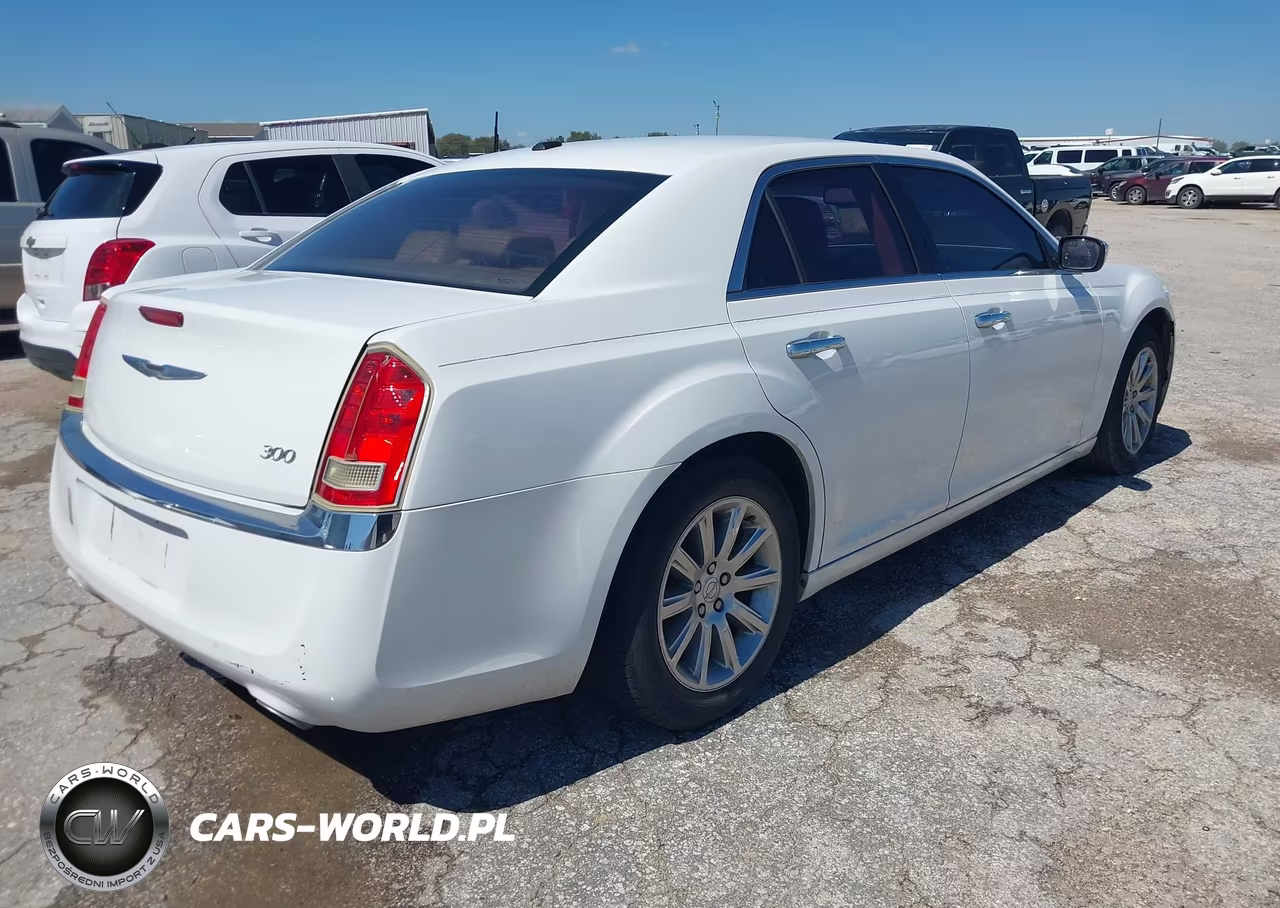 2012 Chrysler 300 Limited VIN:2C3CCACG4CH138230 - 4