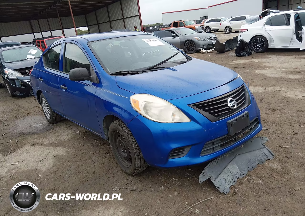 2013 Nissan Versa S Plus