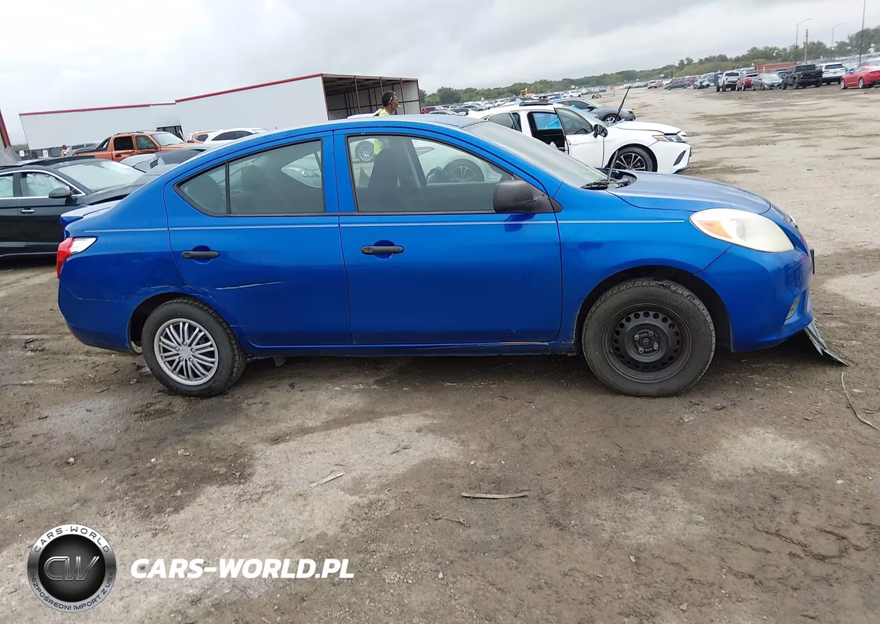 2013 Nissan Versa S Plus VIN:3N1CN7AP9DL818826 - 13