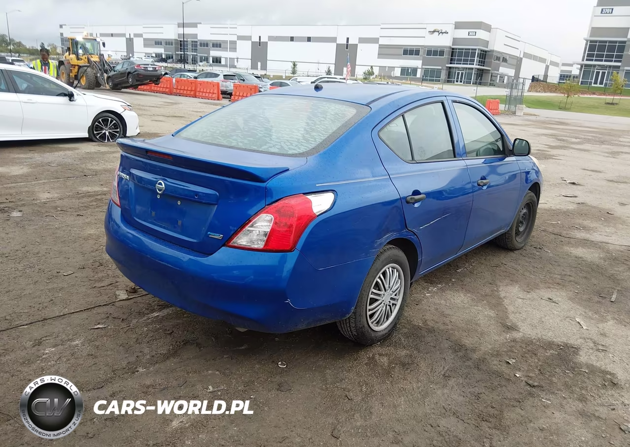2013 Nissan Versa S Plus VIN:3N1CN7AP9DL818826 - 4