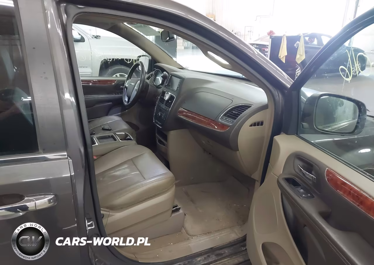 2015 Chrysler Town & Country Touring VIN:2C4RC1BG4FR532798 - 5