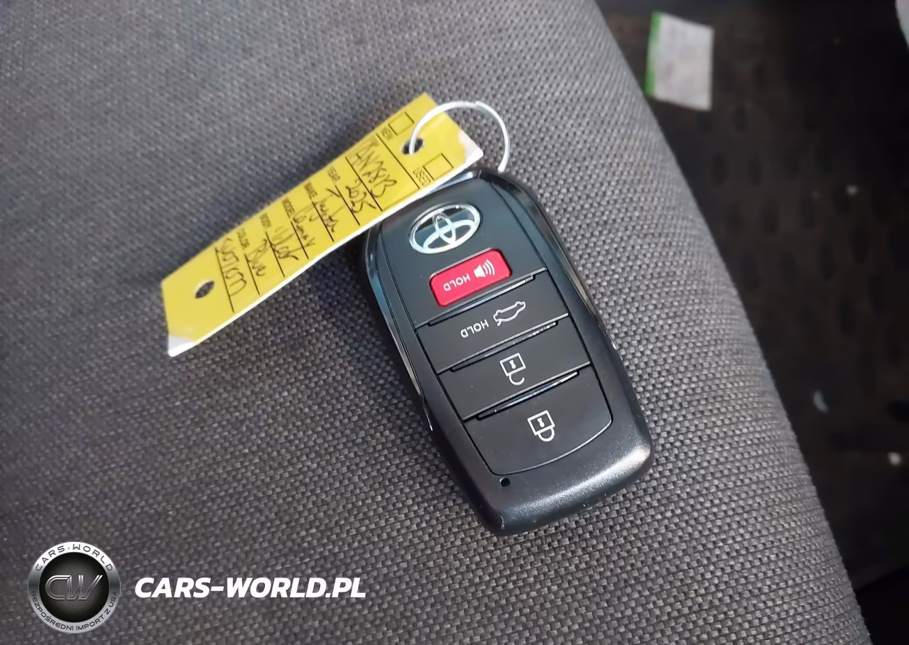 2025 Toyota Camry Le VIN:4T1DAACK2SU071077 - 11