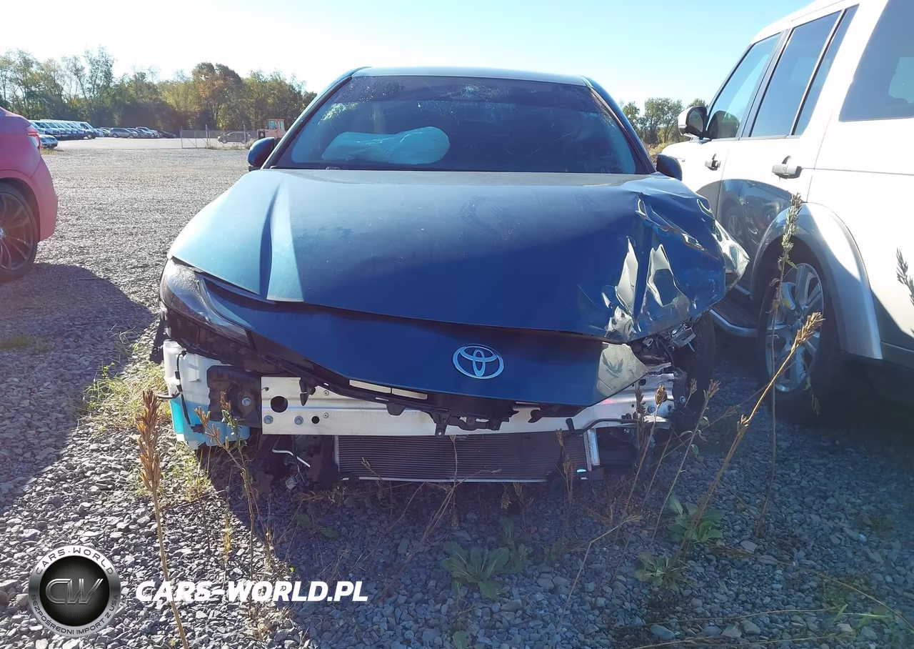 2025 Toyota Camry Le VIN:4T1DAACK2SU071077 - 12
