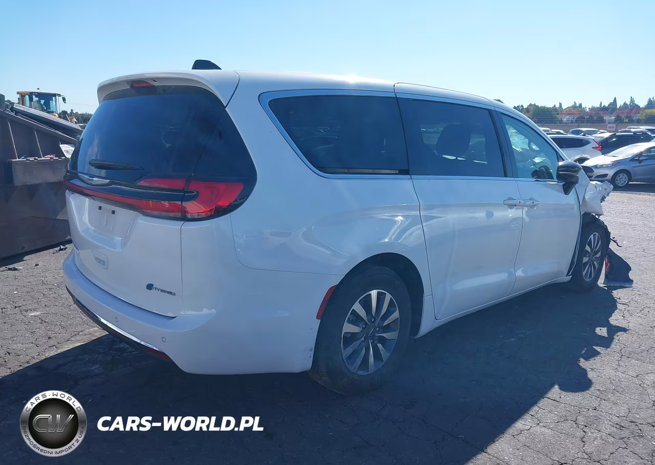 2024 Chrysler Pacifica Hybrid Select VIN:2C4RC1S73RR177899 - 4