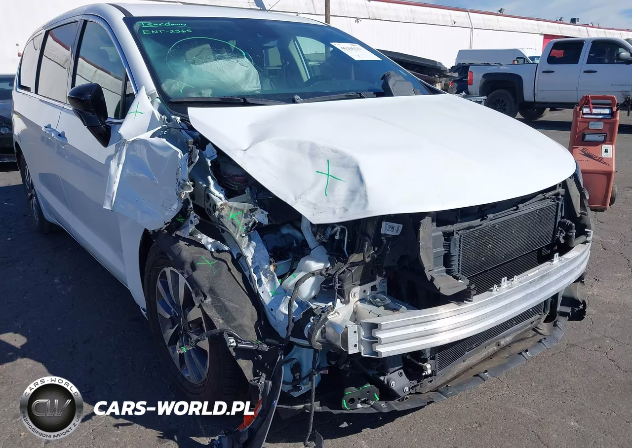 2024 Chrysler Pacifica Hybrid Select VIN:2C4RC1S73RR177899 - 6