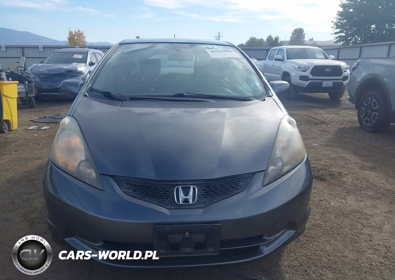 2013 Honda Fit VIN:JHMGE8H38DC047597 - 12