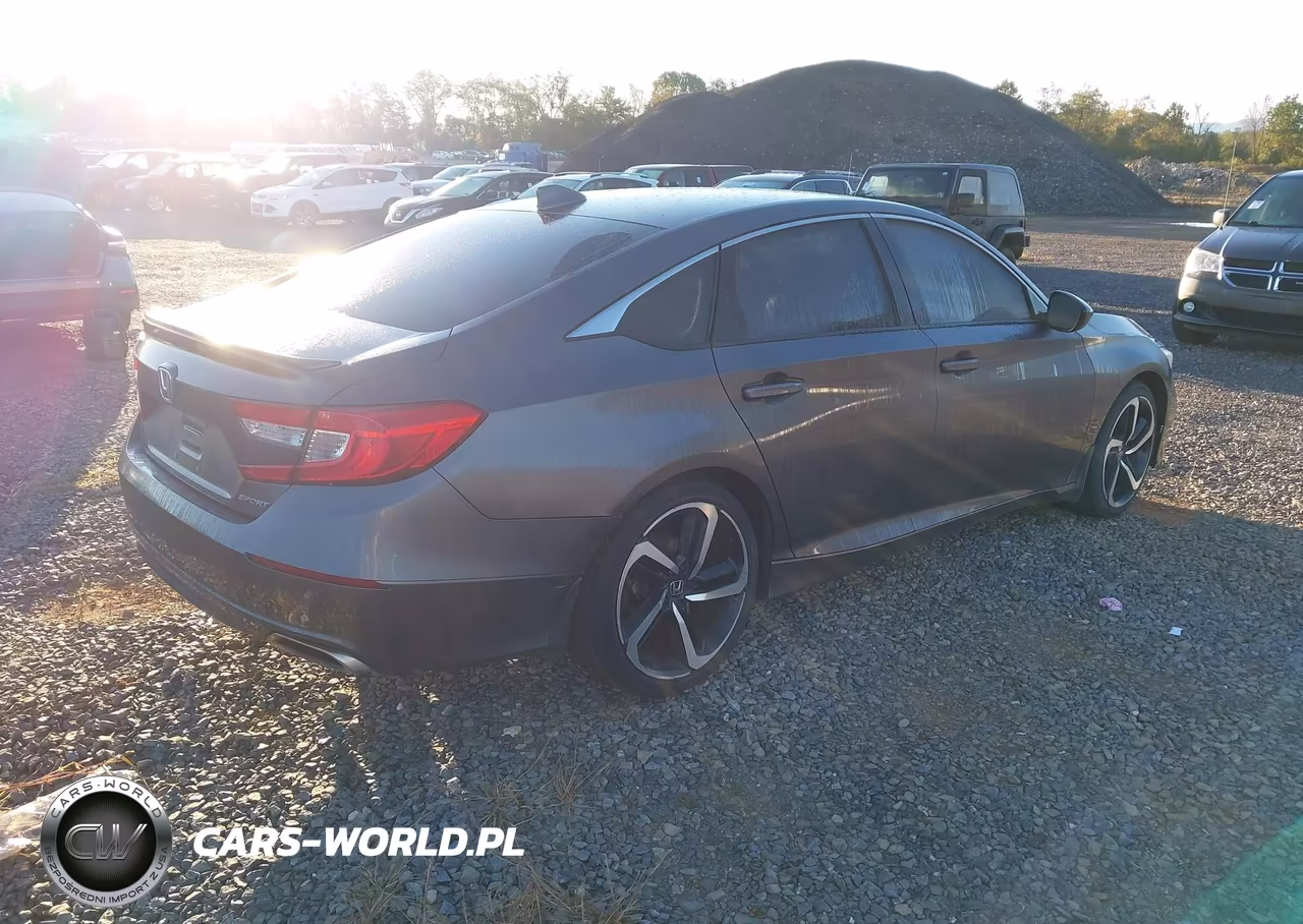2018 Honda Accord Sport VIN:1HGCV1F34JA164063 - 4