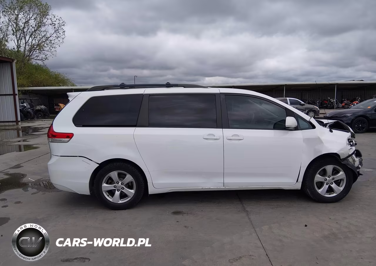 2013 Toyota Sienna Le V6 8 Passenger VIN:5TDKK3DC9DS372528 - 14