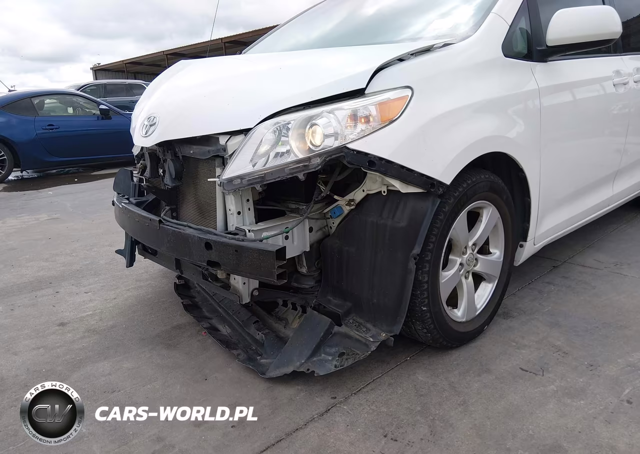 2013 Toyota Sienna Le V6 8 Passenger VIN:5TDKK3DC9DS372528 - 18